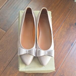 Elegant Rose Gold Leather Bow Flats